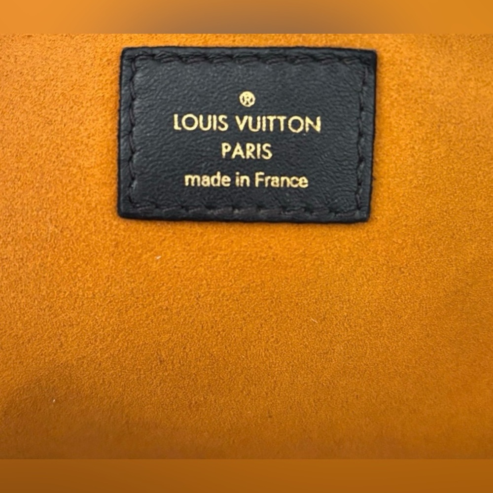 Louis Vuitton Black Coussin MM - Picture 11 of 12